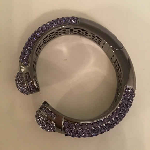 Fabulous Joan Boyce light purple colour pave hinged cuff bracelet S/M size - Picture 3 of 9